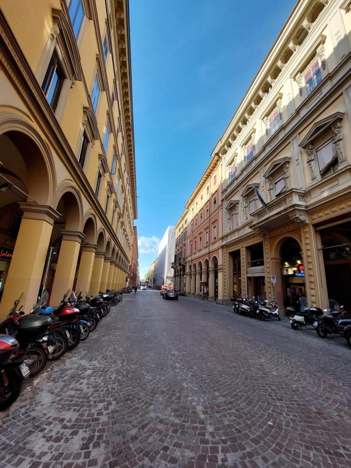 Monolocale Sui Tetti Di Bologna - Via Indipendenza Lägenhet Exteriör bild