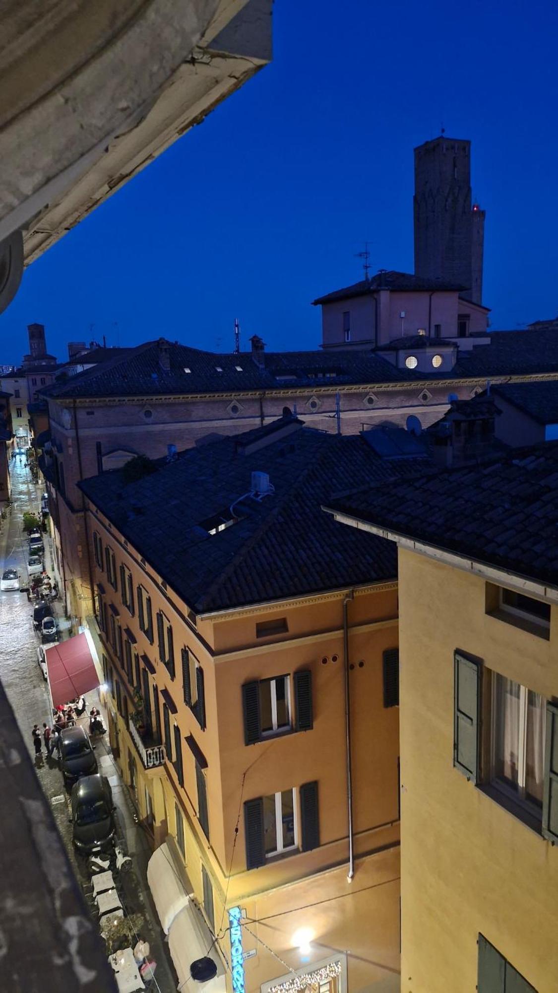 Monolocale Sui Tetti Di Bologna - Via Indipendenza Lägenhet Exteriör bild