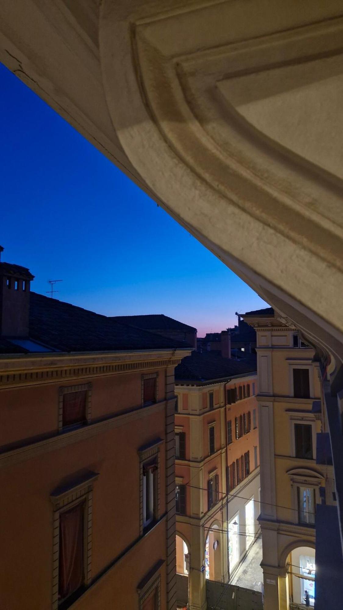 Monolocale Sui Tetti Di Bologna - Via Indipendenza Lägenhet Exteriör bild